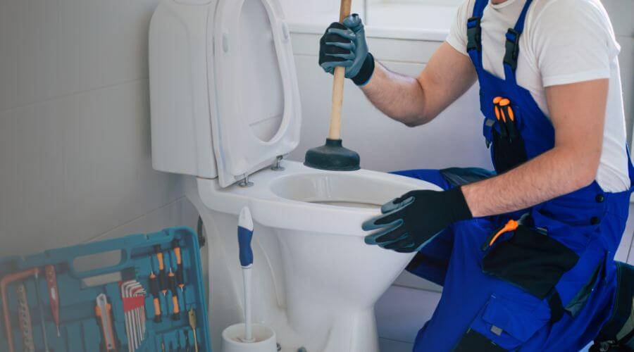 Expert burst pipe repair services in Beecher City, IL